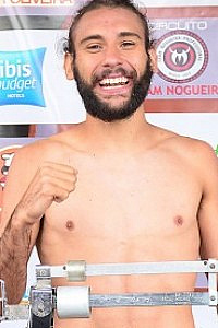 Pedro Henrique 'Senhor Taura' Finger